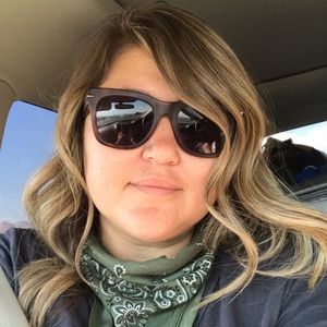 Meet your Posher, Monica